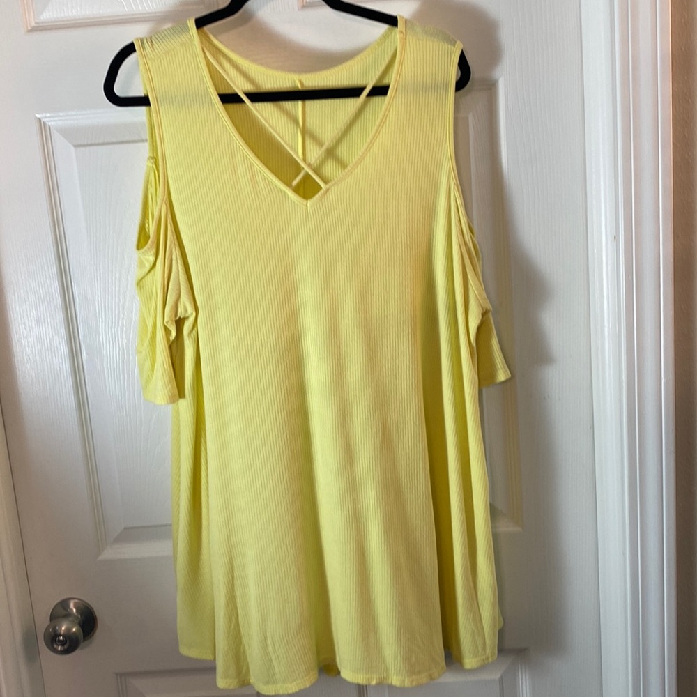 Women’s Yellow Cold Shoulder Top Plus Size 3 XL Watermelon Ribbed Textured